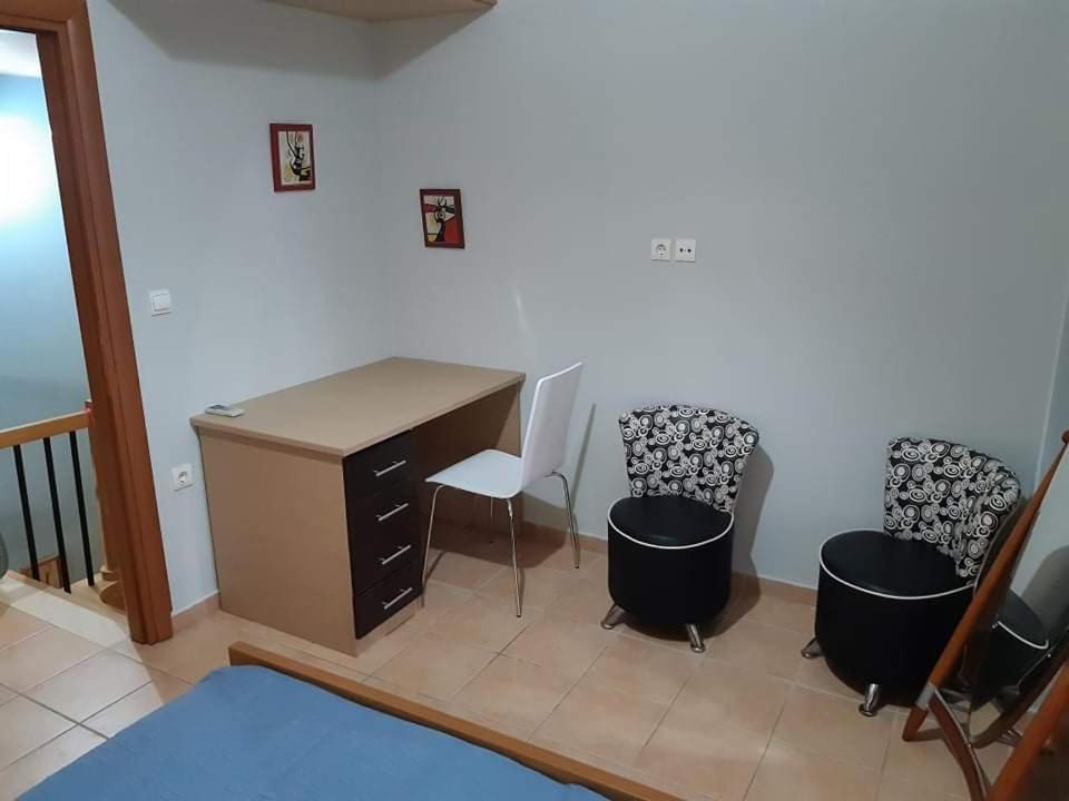 Whole Apartment In Loutsa With Amazing View المظهر الخارجي الصورة