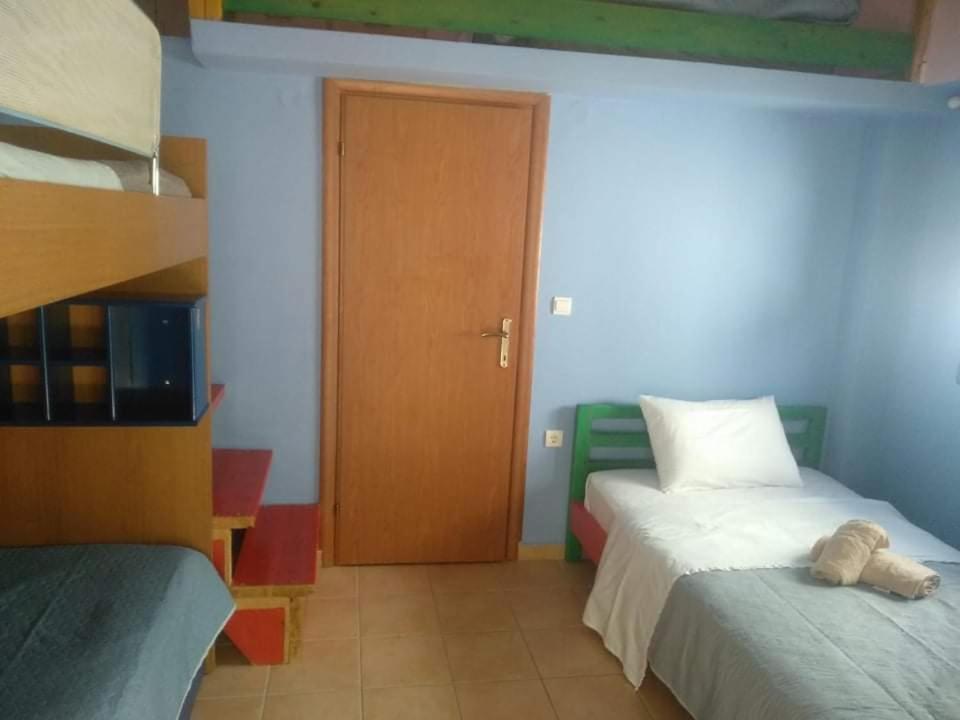Whole Apartment In Loutsa With Amazing View المظهر الخارجي الصورة