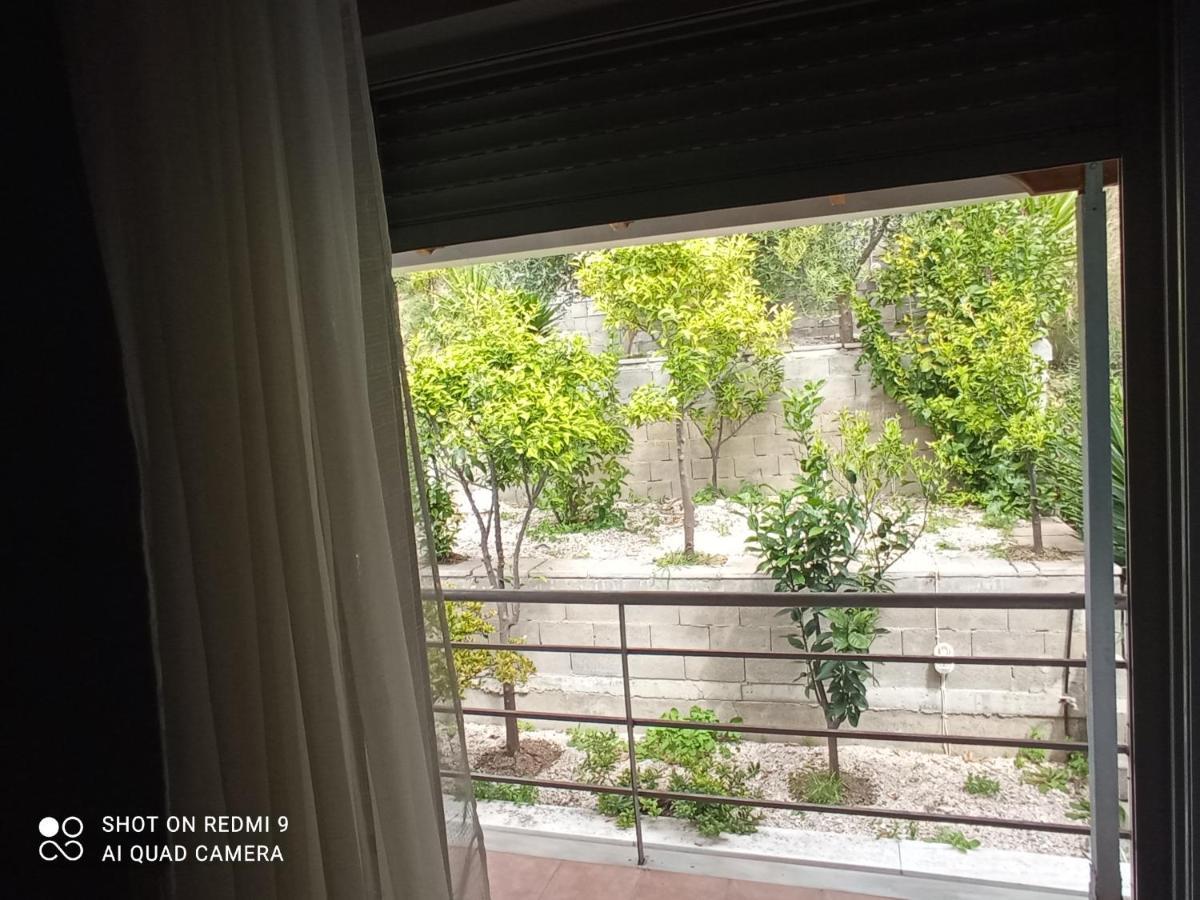 Whole Apartment In Loutsa With Amazing View المظهر الخارجي الصورة